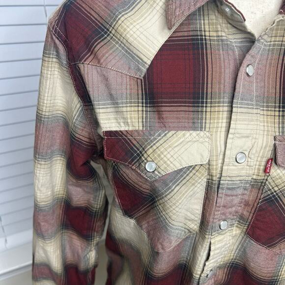 Levi's Size Medium button down 100% Cotton Snaps Pearl buttons - Picture 3 of 6